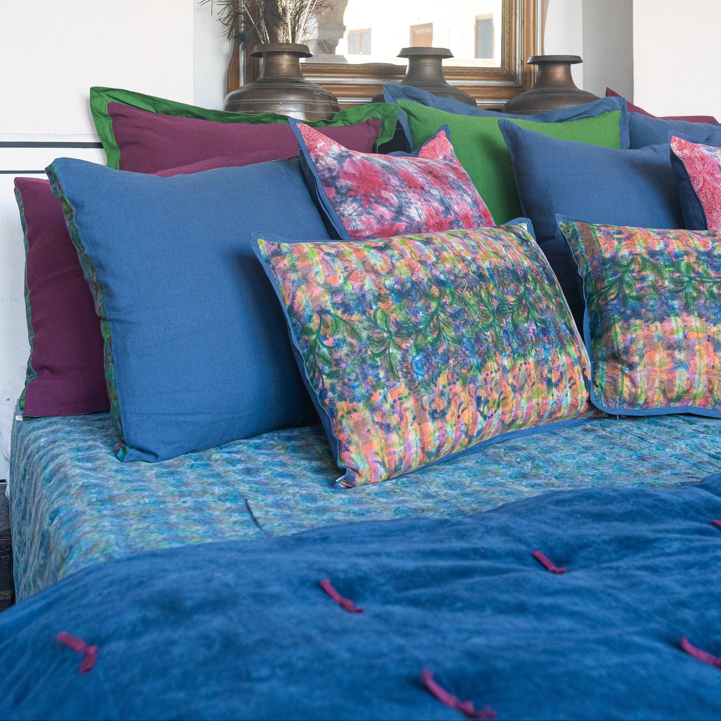 100% Natural Fibre Velvet Comforter Blue Iris